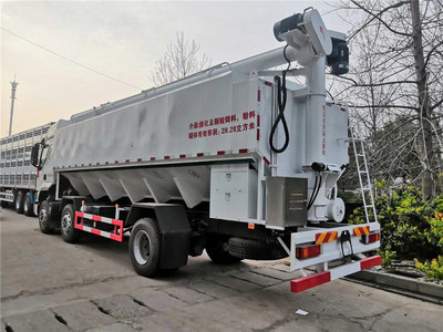 柳汽國六散裝飼料車 高效運(yùn)輸與環(huán)保性能的完美結(jié)合